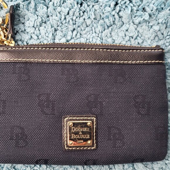 Dooney & Bourkey Wristlet - Picture 9 of 9